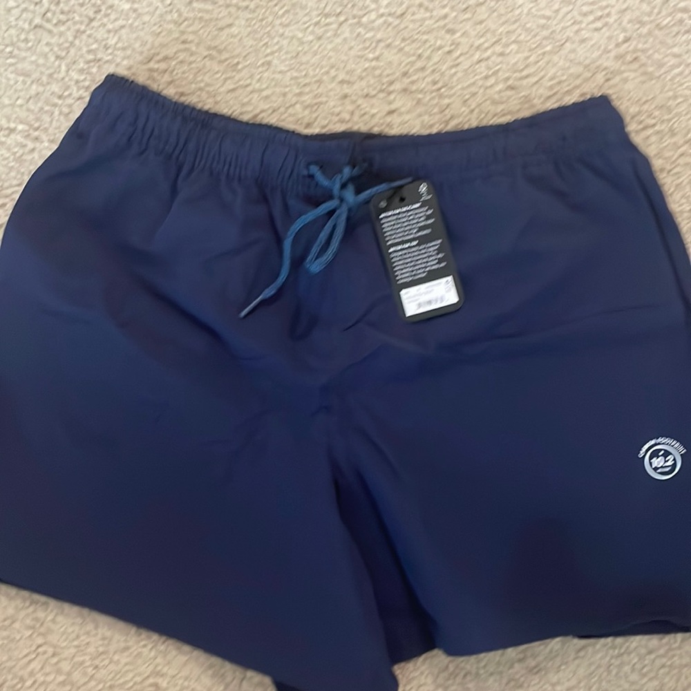 Allbirds womens Natural Run shorts 
Navy 
New with tags never worn 
Size small
